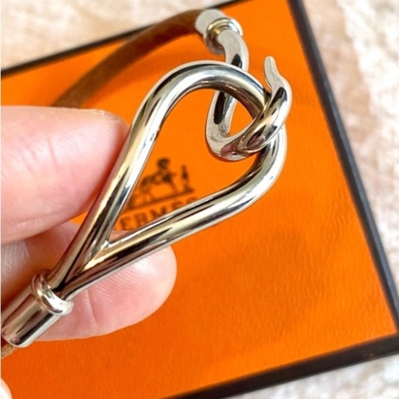 Hermes Jumbo Hook Leather Bracelet - Picture 6 of 9